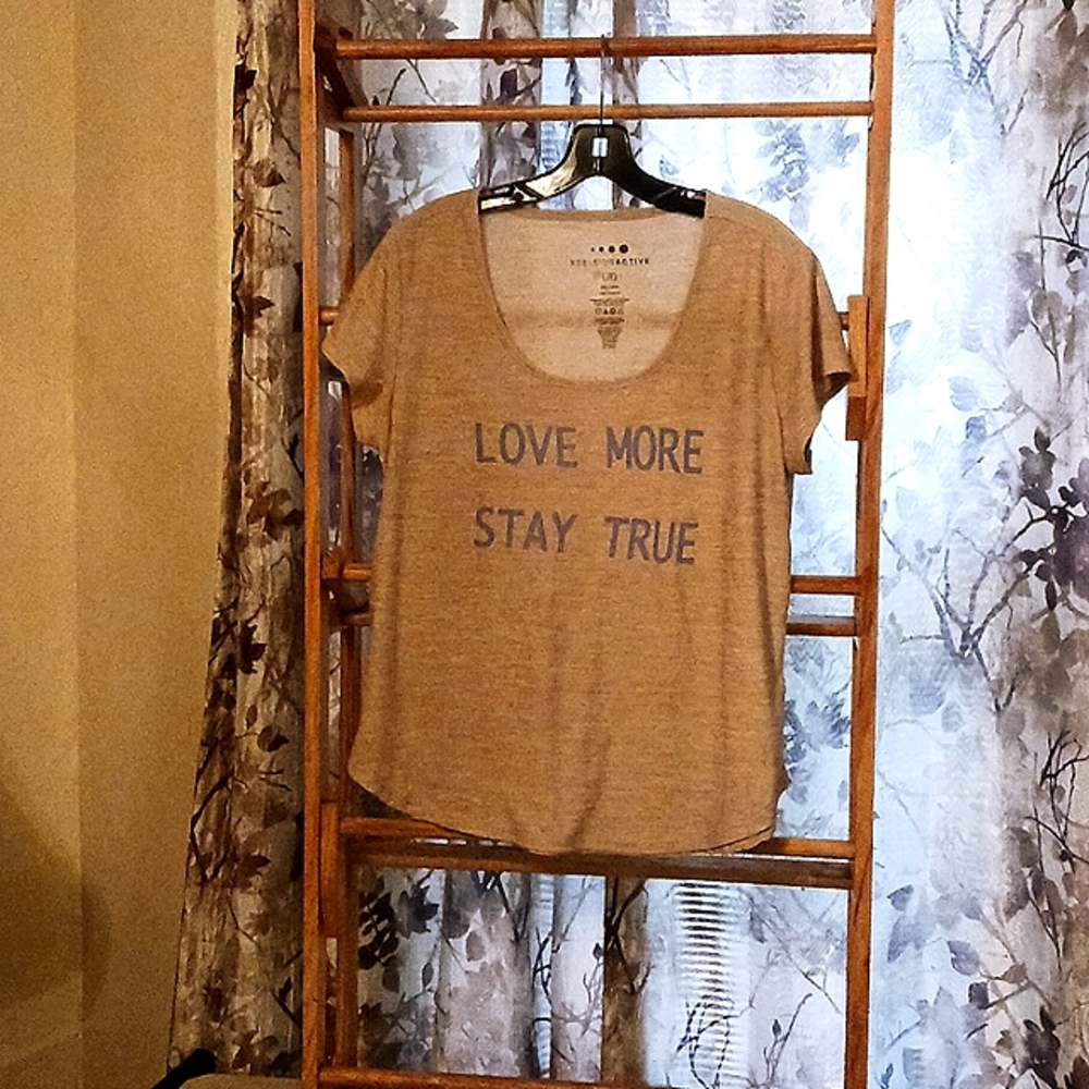 Woman's Short Sleeve Top